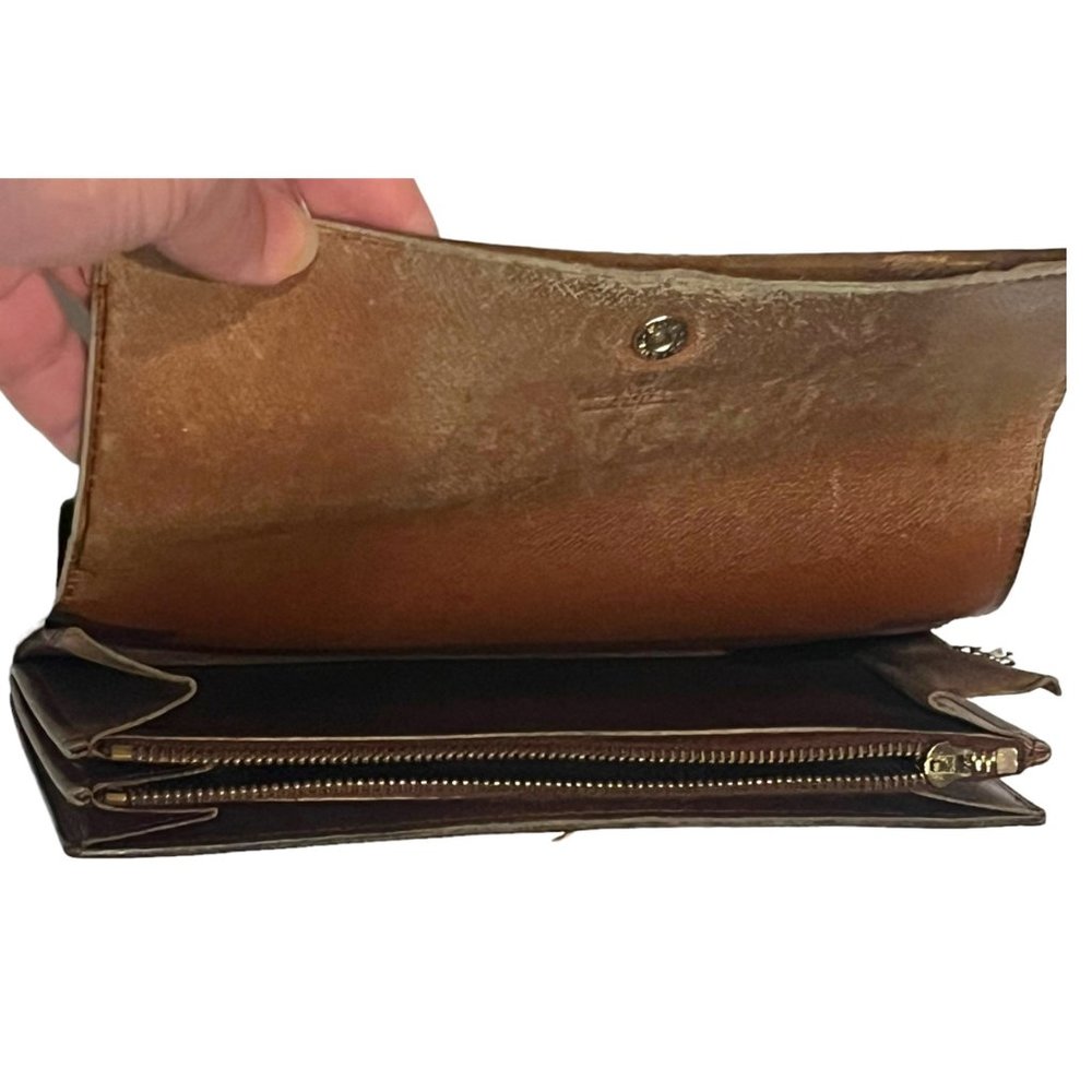 Authentic Louis Vuitton Monogram Canvas Sarah Wallet Date Code: 8911AN - Picture 9 of 16